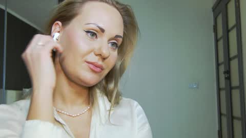 Helen online show from January 27, 2025, 3:26 am