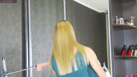 Helen online show from November 25, 2025, 6:52 pm