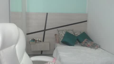 Heidy  online show from December 24, 2024, 10:17 pm