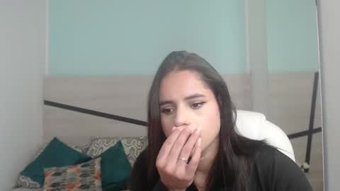 Heidy  online show from January 7, 2025, 2:51 pm