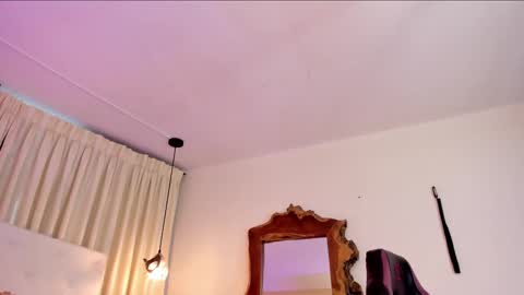              online show from November 19, 2025, 5:02 pm