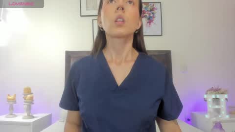 Helen  online show from June 3, 2026, 12:41 pm