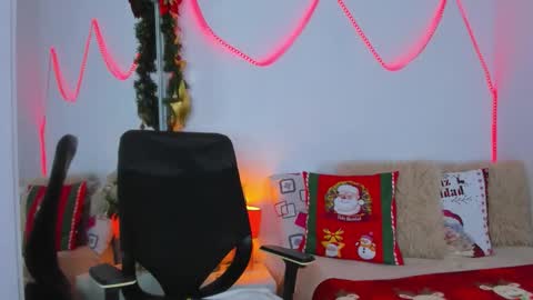 Helena Santos  online show from November 16, 2025, 12:11 pm