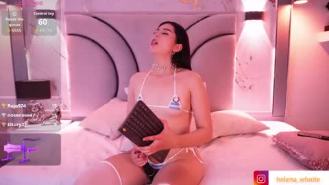 helena_whaite online show from June 4, 2026, 7:09 pm