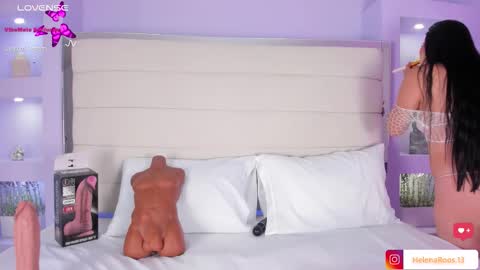 H E L E N A  online show from September 8, 2025, 7:35 pm