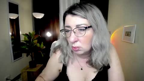 helenenigma online show from October 9, 2025, 6:28 pm