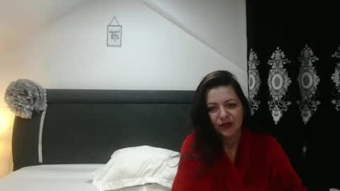 helenhh online show from March 6, 2025, 10:20 am