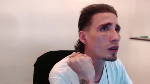 Snapshot of hell_boy66 chatting on February 4, 2026, 2:17 am Eros online show from February 4, 2026, 2:17 am