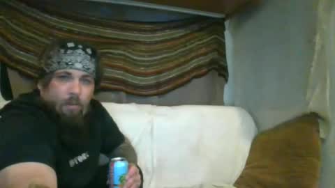 hellelandshadow online show from April 12, 2026, 2:49 am