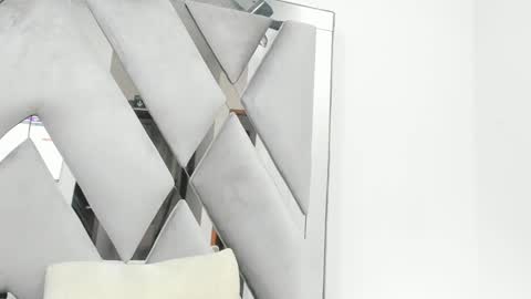 Hellen  online show from February 8, 2025, 5:39 pm