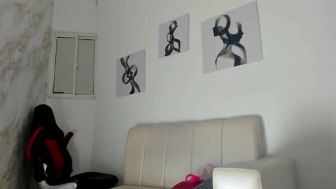 hellen_rice online show from October 12, 2025, 10:03 am