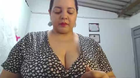 Snapshot of hellen_sevda chatting on December 2, 2025, 10:27 pm Hellen Sevda online show from December 2, 2025, 10:27 pm
