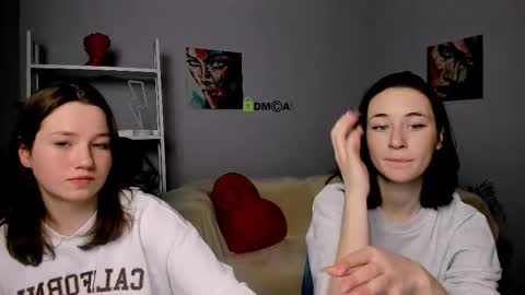 Snapshot of helli_belli chatting on March 4, 2025, 4:30 pm Helli online show from March 4, 2025, 4:30 pm