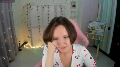 Snapshot of hello_helena chatting on September 14, 2025, 8:08 pm Helene online show from September 14, 2025, 8:08 pm