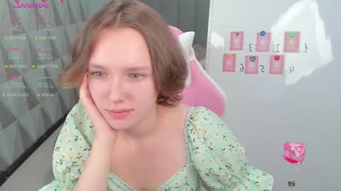 Snapshot of hello_helena chatting on September 17, 2025, 4:14 am Helene online show from September 17, 2025, 4:14 am