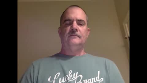 helloitsme969 online show from April 17, 2026, 5:27 pm