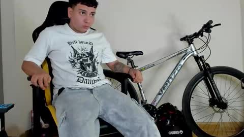 Star and Andy online show from October 19, 2025, 8:15 am