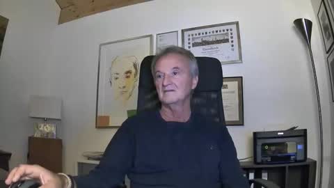 helmut227 online show from November 9, 2025, 9:57 pm