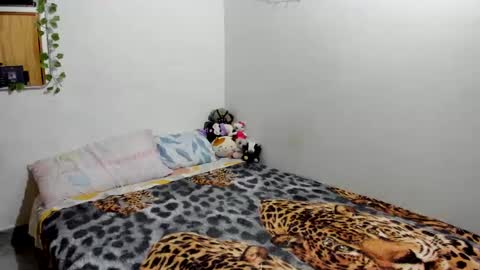 Snapshot of helokitkat chatting on November 19, 2025, 4:34 am helokitkat online show from November 19, 2025, 4:34 am