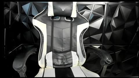 heluehorny13 online show from March 4, 2025, 3:44 am