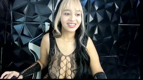 heluehorny13 online show from September 28, 2025, 5:24 am