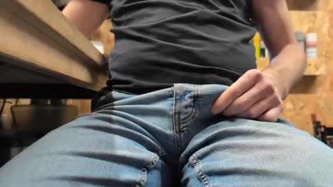 Snapshot of henkietien chatting on December 11, 2024, 11:08 am henkietien online show from December 11, 2024, 11:08 am