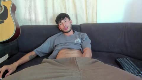 Snapshot of henrik_senn chatting on September 11, 2025, 9:26 pm henrik_senn online show from September 11, 2025, 9:26 pm