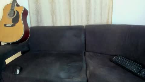 henrik_senn online show from November 3, 2025, 11:15 pm