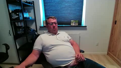 henrikrp1971 online show from June 7, 2026, 1:26 pm