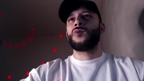 HenryAxe online show from November 26, 2025, 11:50 pm