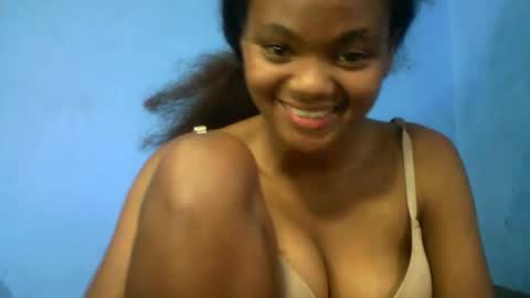 herisse01 online show from April 21, 2026, 5:50 pm