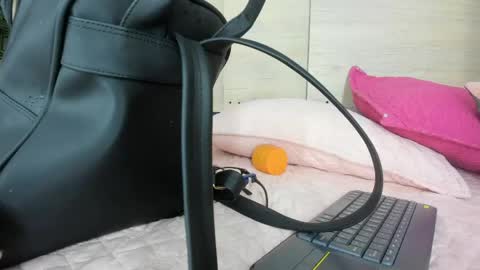 hermione_brown online show from June 6, 2026, 11:37 am