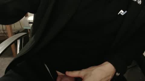 Snapshot of hero0111 chatting on November 4, 2025, 5:45 pm hero0111 online show from November 4, 2025, 5:45 pm