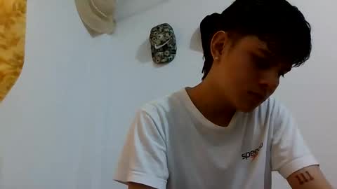 Snapshot of herrerabuitragroedwin chatting on May 17, 2026, 9:33 pm valentin 123 online show from May 17, 2026, 9:33 pm