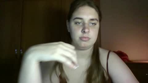 hess_luna_ online show from September 25, 2025, 9:13 am