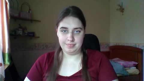 hess_luna_ online show from December 19, 2025, 10:11 am