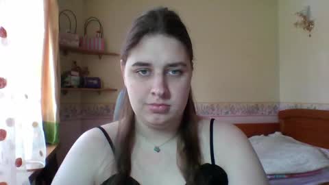 hess_luna_ online show from April 16, 2026, 9:10 am