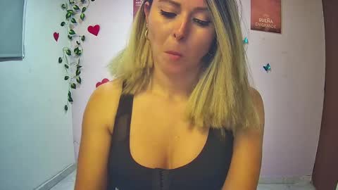 Hestesiaxx online show from March 11, 2025, 1:16 am