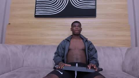 Snapshot of heteros_men chatting on October 17, 2025, 1:57 pm heteros men online show from October 17, 2025, 1:57 pm