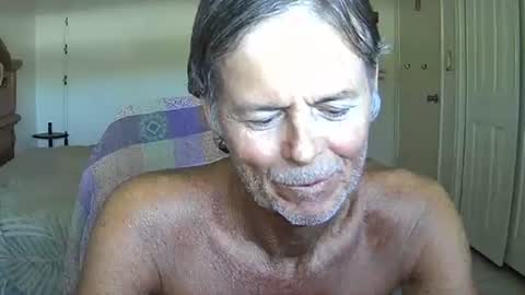 hewes1 online show from April 18, 2026, 7:07 pm