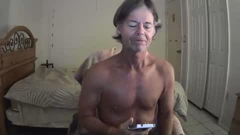 Snapshot of hewes1 chatting on April 23, 2026, 8:35 am hewes1 online show from April 23, 2026, 8:35 am