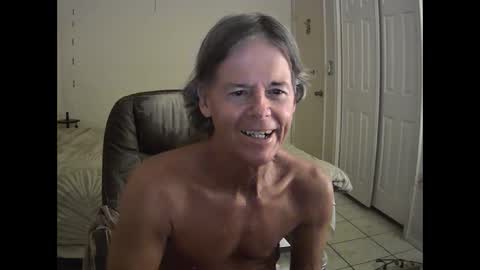 Snapshot of hewes1 chatting on May 18, 2026, 8:42 am hewes1 online show from May 18, 2026, 8:42 am