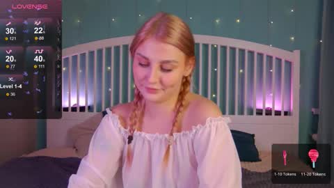 Snapshot of hey_cassie chatting on October 2, 2025, 3:19 pm hey_cassie online show from October 2, 2025, 3:19 pm