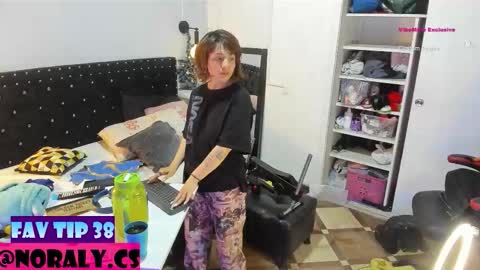 Noraly  online show from December 16, 2025, 4:39 am