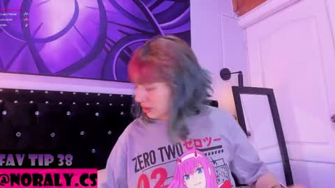 Snapshot of hey_noraly chatting on May 1, 2026, 4:39 am Noraly online show from May 1, 2026, 4:39 am