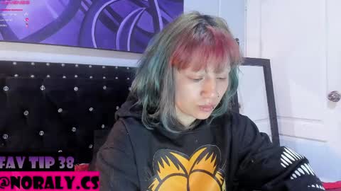 Snapshot of hey_noraly chatting on May 2, 2026, 4:28 am Noraly online show from May 2, 2026, 4:28 am