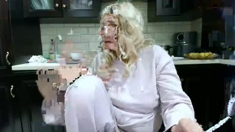 Heyheygrey online show from November 16, 2025, 3:28 pm