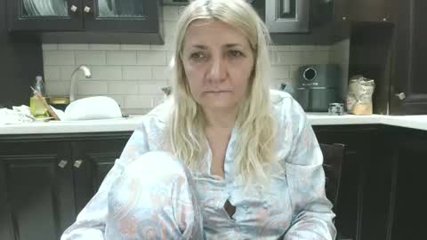 Snapshot of heyheygrey chatting on May 2, 2026, 10:59 pm Heyheygrey online show from May 2, 2026, 10:59 pm