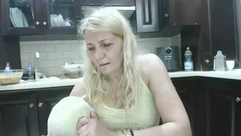 Snapshot of heyheygrey chatting on June 5, 2026, 11:54 pm Heyheygrey online show from June 5, 2026, 11:54 pm