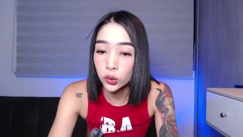 Laura online show from May 26, 2026, 1:23 am